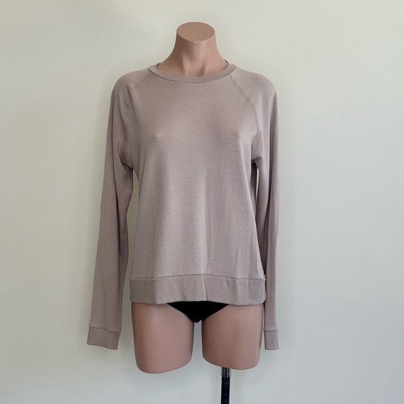 Beyond Yoga Raglan Crew Fleece Pullover in Chai - Picture 9 of 14
